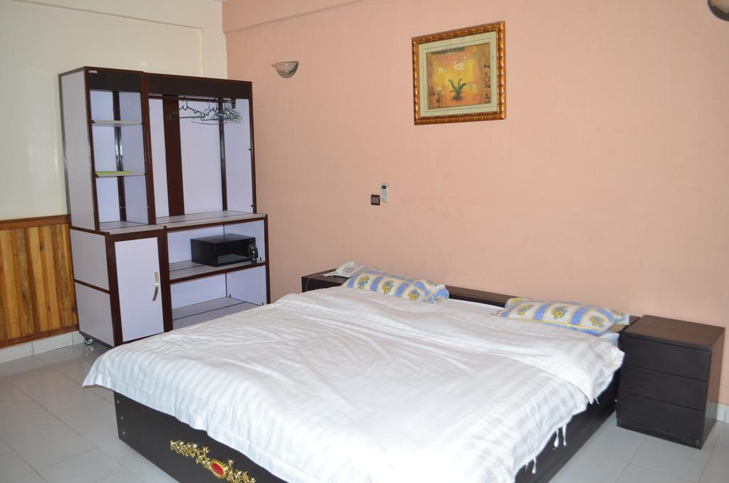 Ouaga Beach Hotel Ouagadougou Exterior foto
